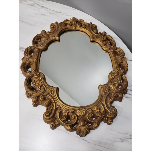 Vintage Universal Statuary Oval Gold Gilt Wall Mirror Hollywood Regency Gothic‎